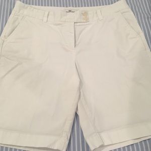 Vineyard Vines 9” Everyday Shorts. Size 10